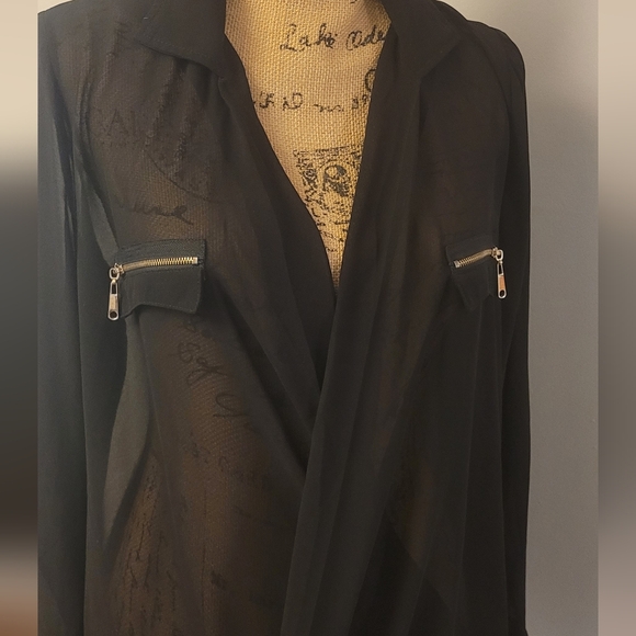 Blouse - Picture 2 of 4